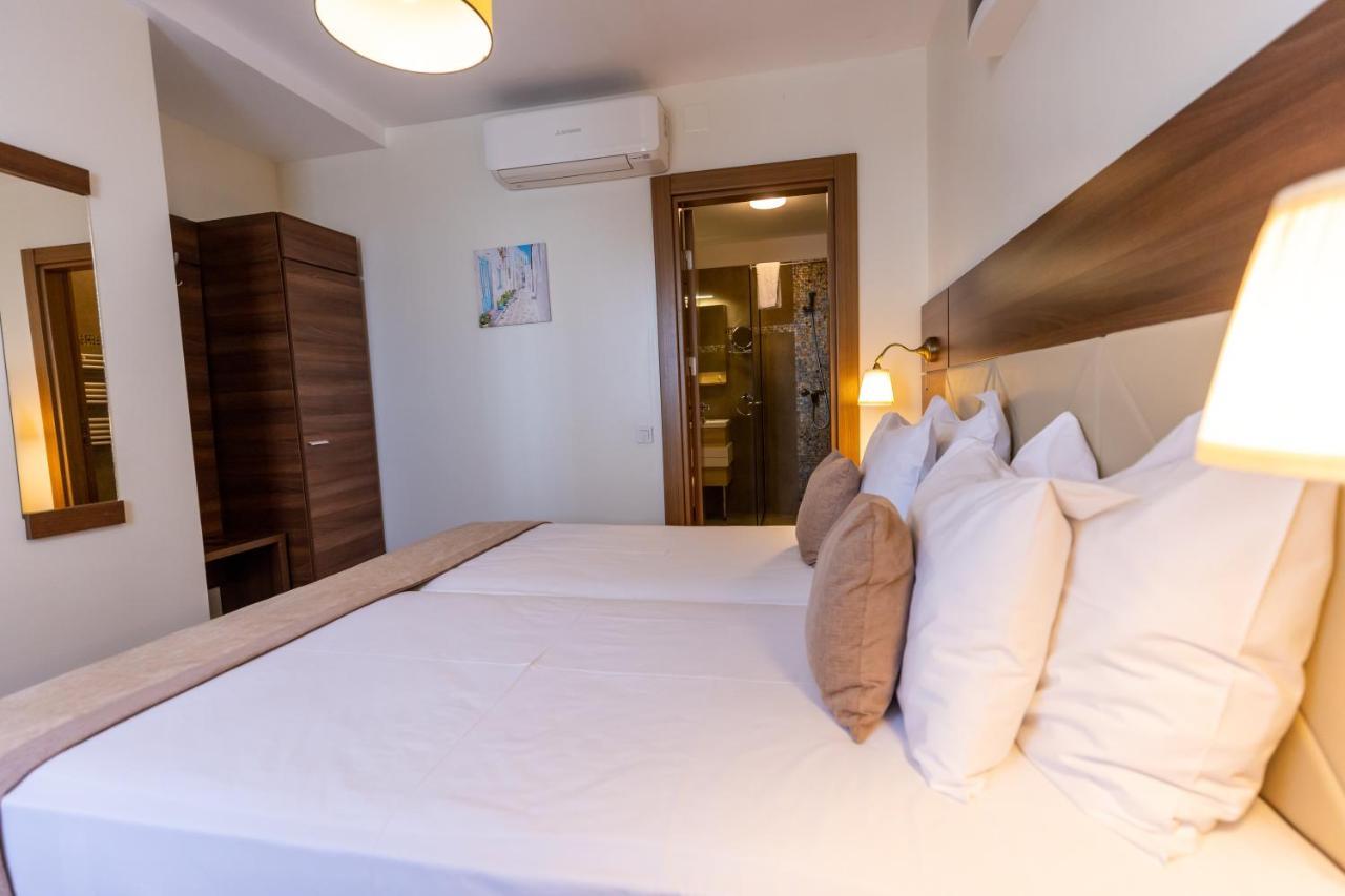Aparthotel SIR Fundeni Tower Boekarest Buitenkant foto