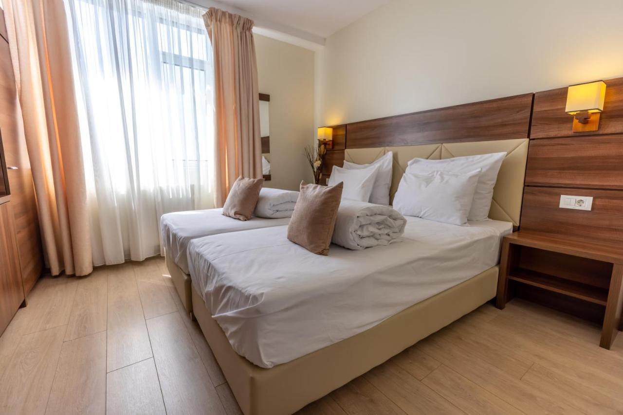 Aparthotel SIR Fundeni Tower Boekarest Buitenkant foto