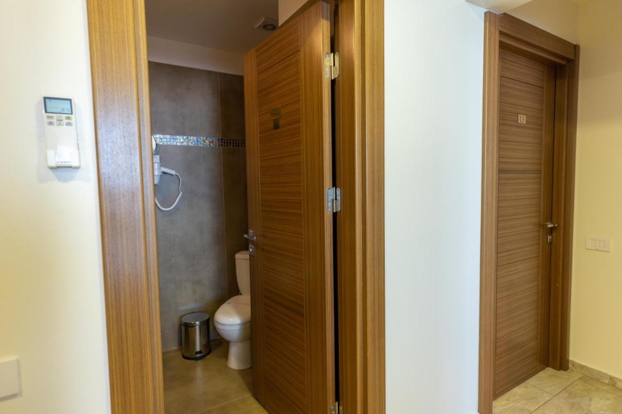 Aparthotel SIR Fundeni Tower Boekarest Buitenkant foto