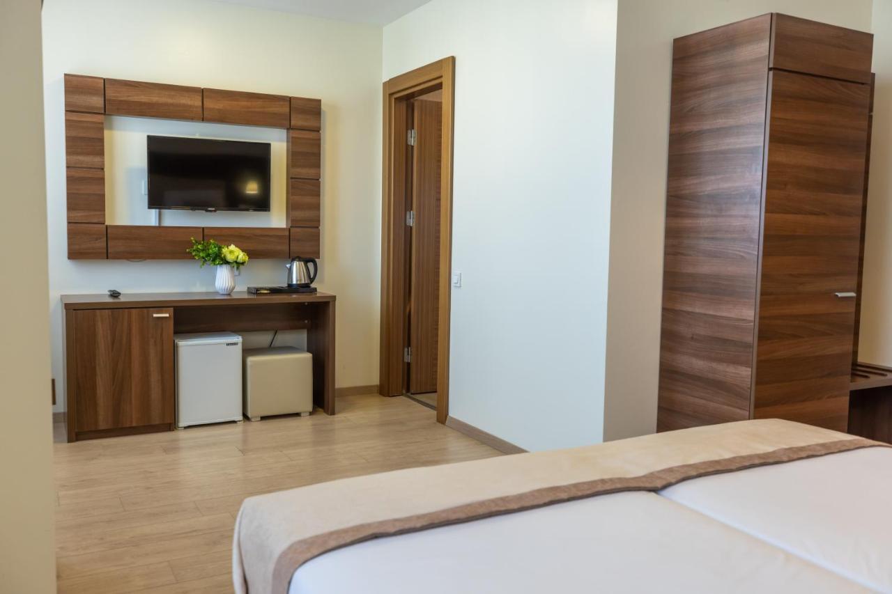 Aparthotel SIR Fundeni Tower Boekarest Buitenkant foto