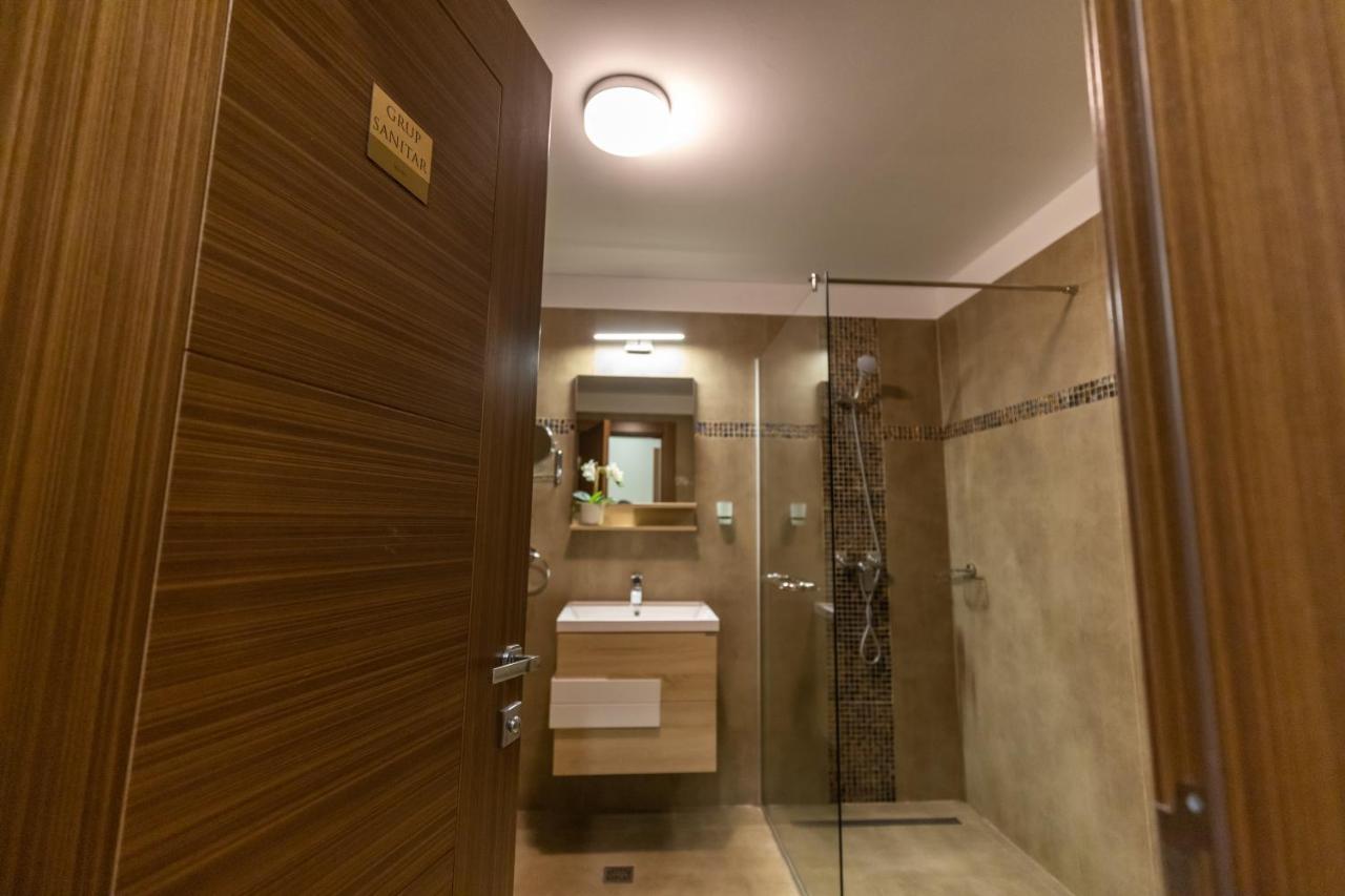 Aparthotel SIR Fundeni Tower Boekarest Buitenkant foto