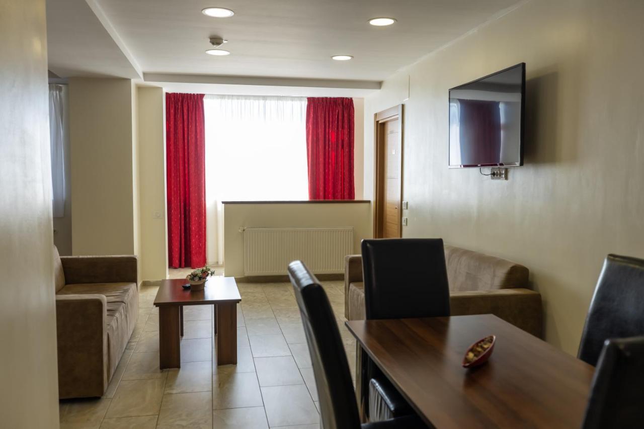 Aparthotel SIR Fundeni Tower Boekarest Buitenkant foto