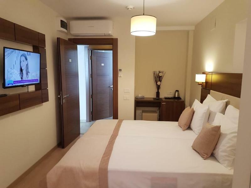 Aparthotel SIR Fundeni Tower Boekarest Buitenkant foto
